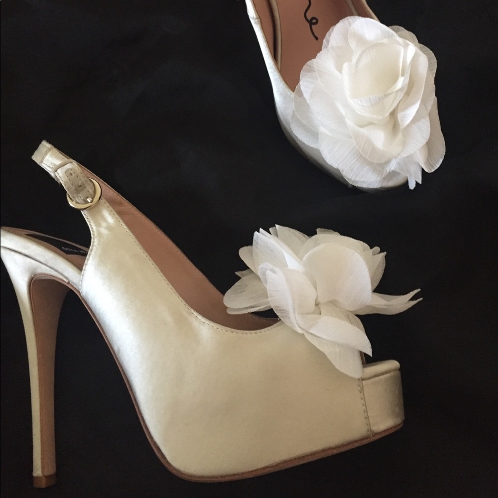 Bess Ivory Satin heels 👠